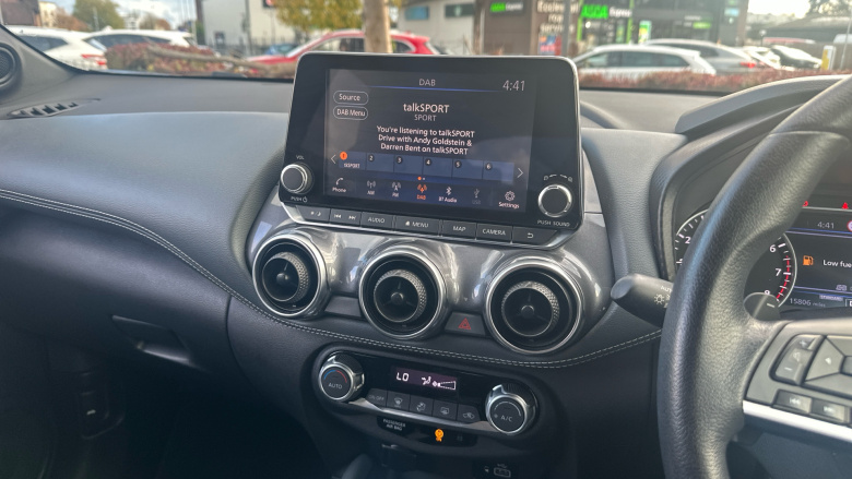 Nissan Juke 1.0 DiG-T 114 N-Connecta 5dr DCT Petrol Hatchback